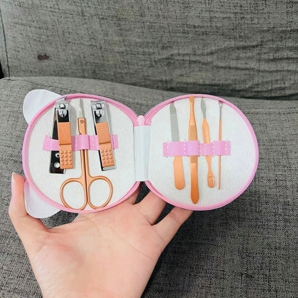 HELLO KITTY 7 PIECE MANICURE SET/ NAIL SET