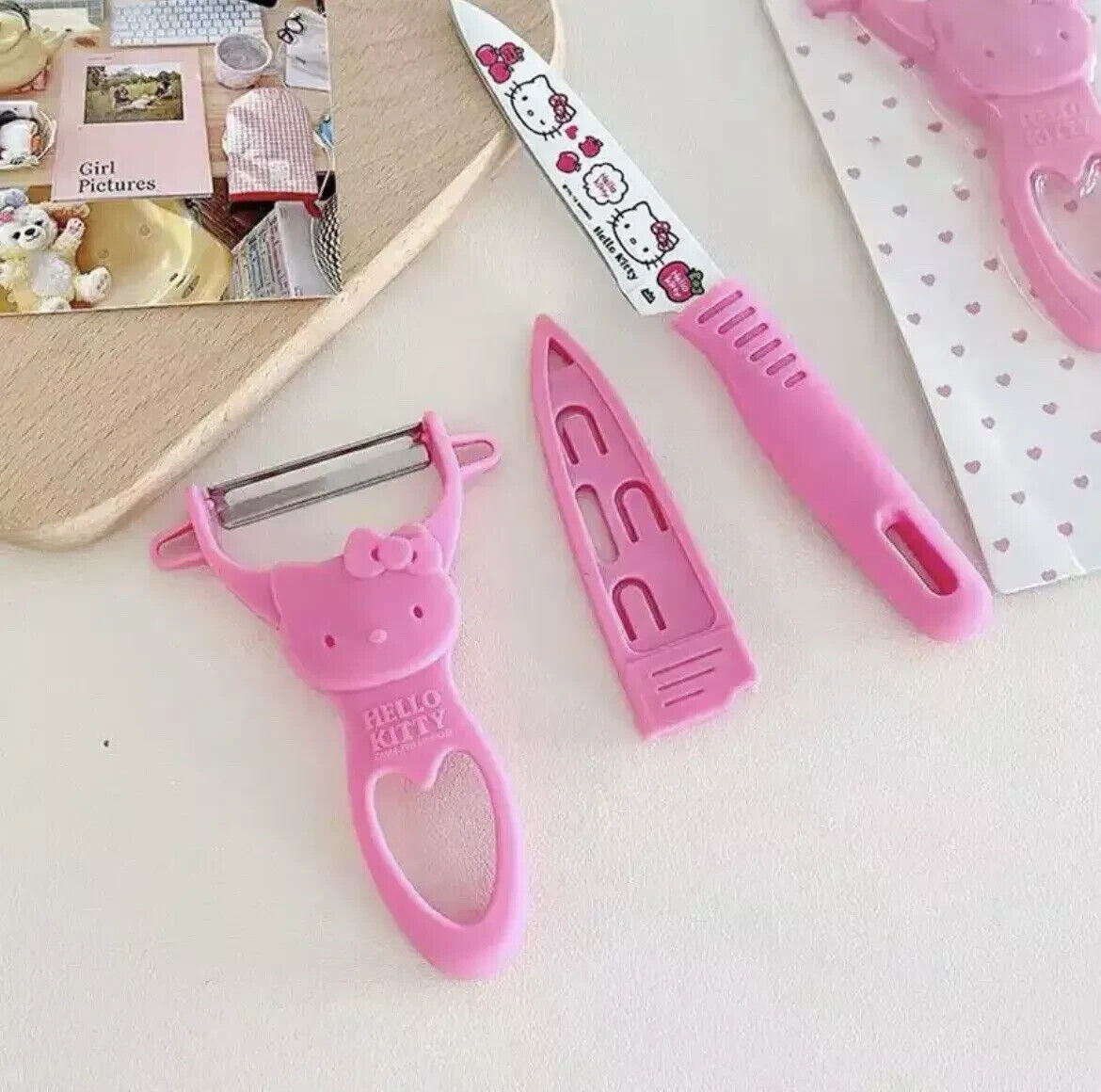 Hello Kitty 2PC Knife Set Serrated Blade Peeler Kitchen Accessory