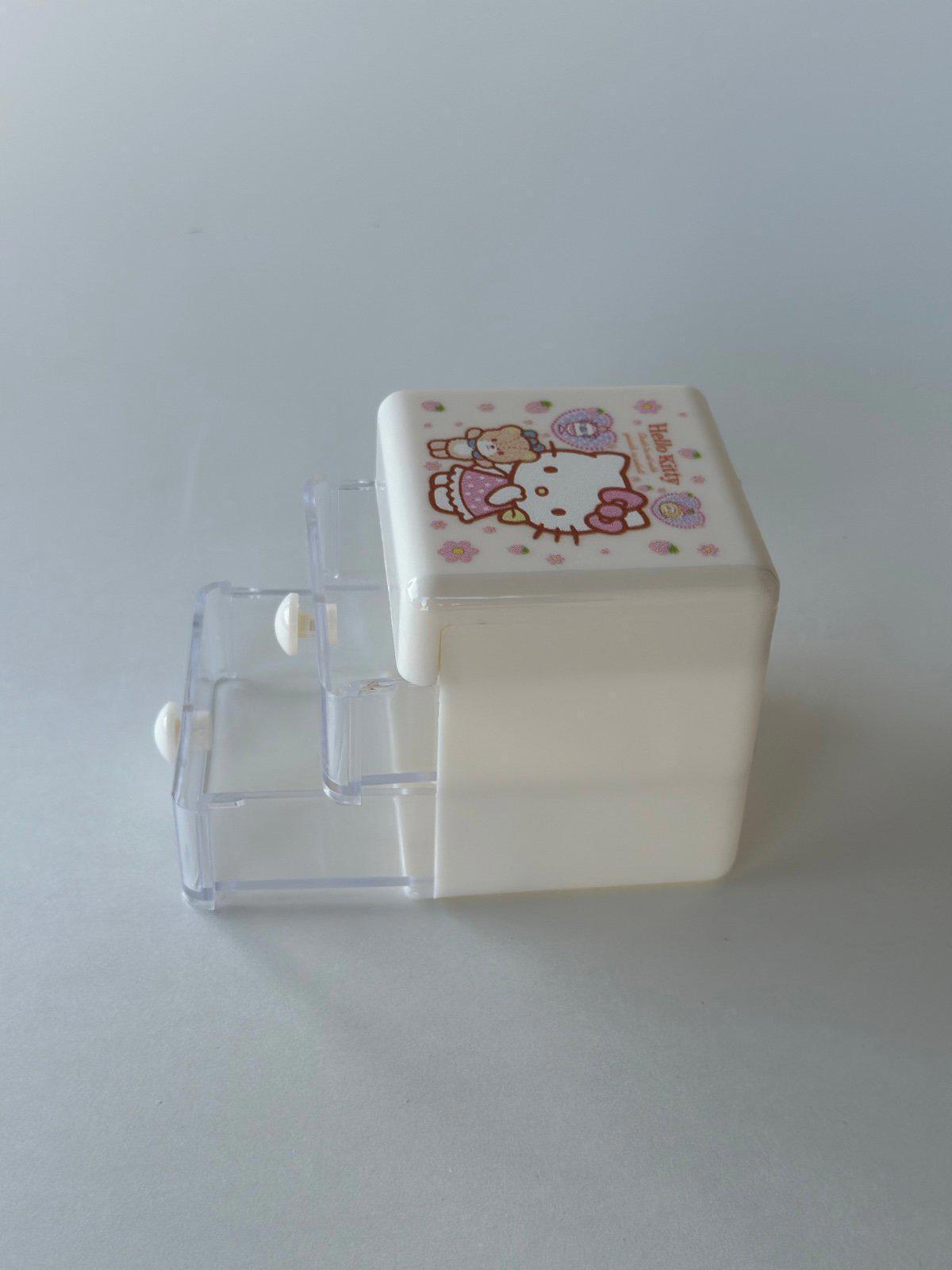 Hello Kitty mini organizer