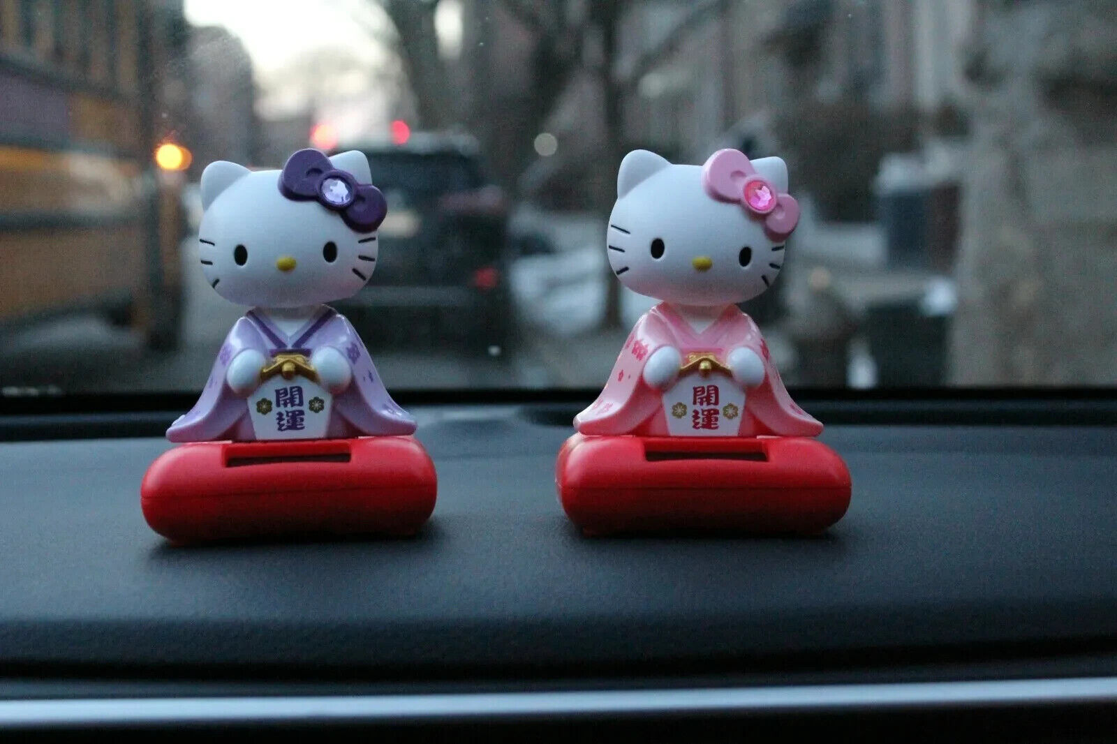 Cute solar shaking head purple kimono Hello Kitty Figure - Car/Home Decor Gift